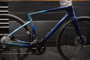 ANCHOR RE8 (105Di2完成車とフレームセット)が入荷しました。